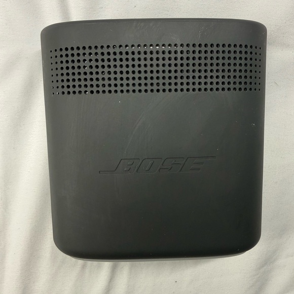 Bose Soundlink Color II - Charcoal Wireless Speaker - Like New - Picture 3 of 4